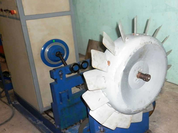 Cân bằng động quạt hướng trục