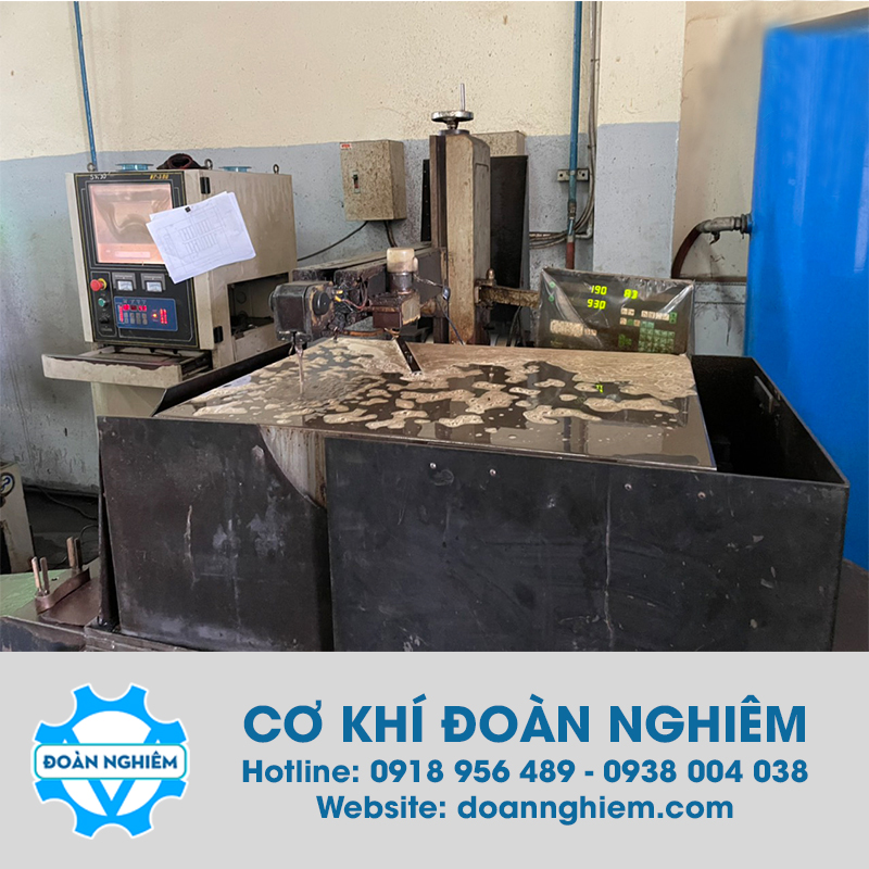 Khuôn gạch - Khuôn gang